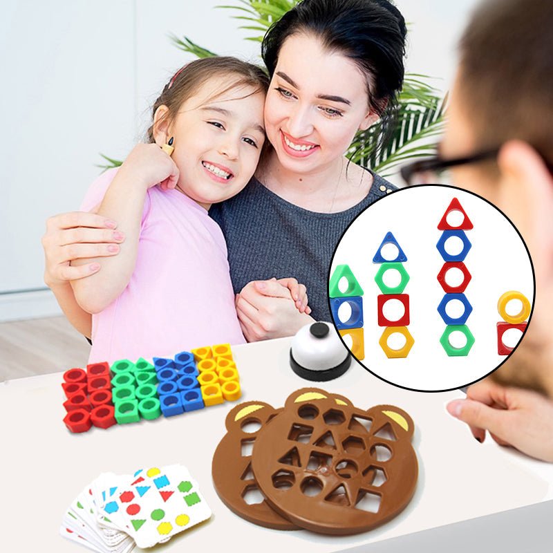 ShapeBattle complete educatieve speelset met vormen en kaarten, ontworpen om de creativiteit van kinderen te stimuleren.
