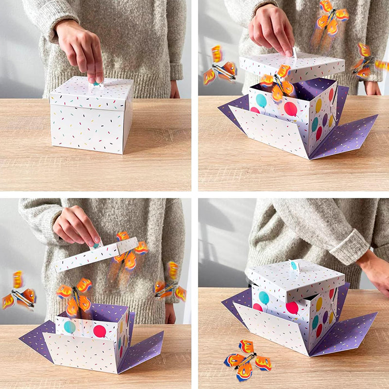 Voorstelling van "MosaicMagic - Houten Vlinder Mozaïek Puzzelset Voor Kinderen", een houten set om kinderen mozaïekpatronen in een vlinder te laten leggen.
