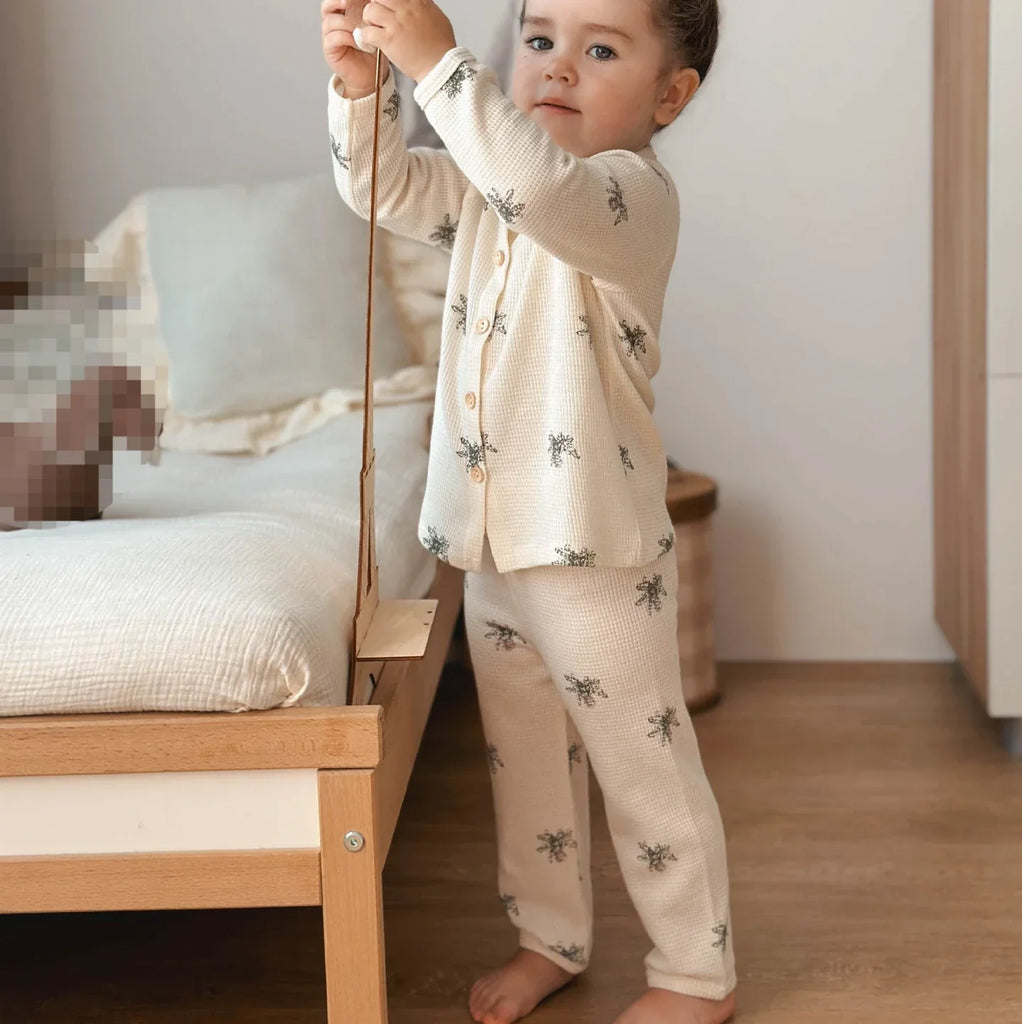 Pyjama voor baby's met een warme herfstlook, ideaal voor dagelijks comfort.