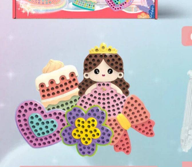 KralenKunst Speelset waarmee kinderen kleurrijke ontwerpen en sieraden kunnen maken.
