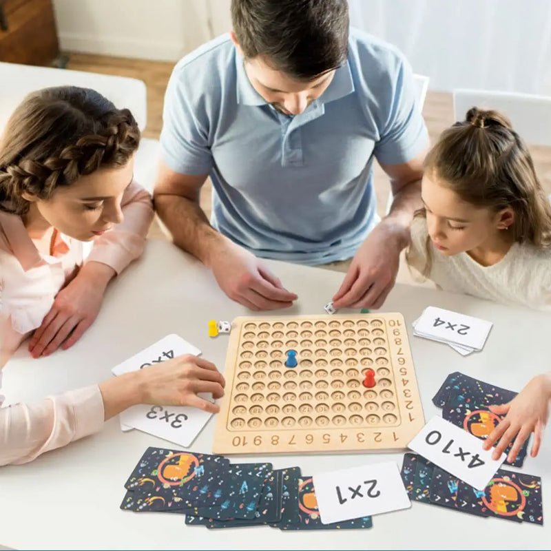 Bordspel dat rekenen leuk en toegankelijk maakt voor jonge leerlingen.