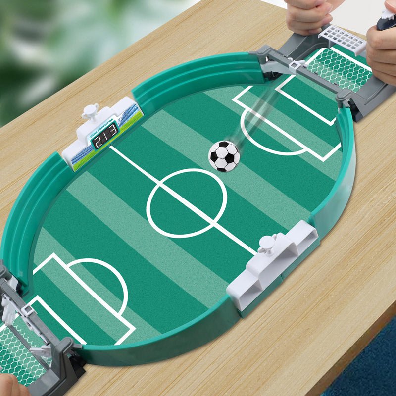 FootballArena handzaam voetbalspel dat zorgt voor urenlang speelplezier.
