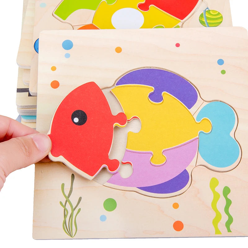 SmartTots kleurrijke houten puzzels die creativiteit en probleemoplossend denken bij kinderen stimuleren.

