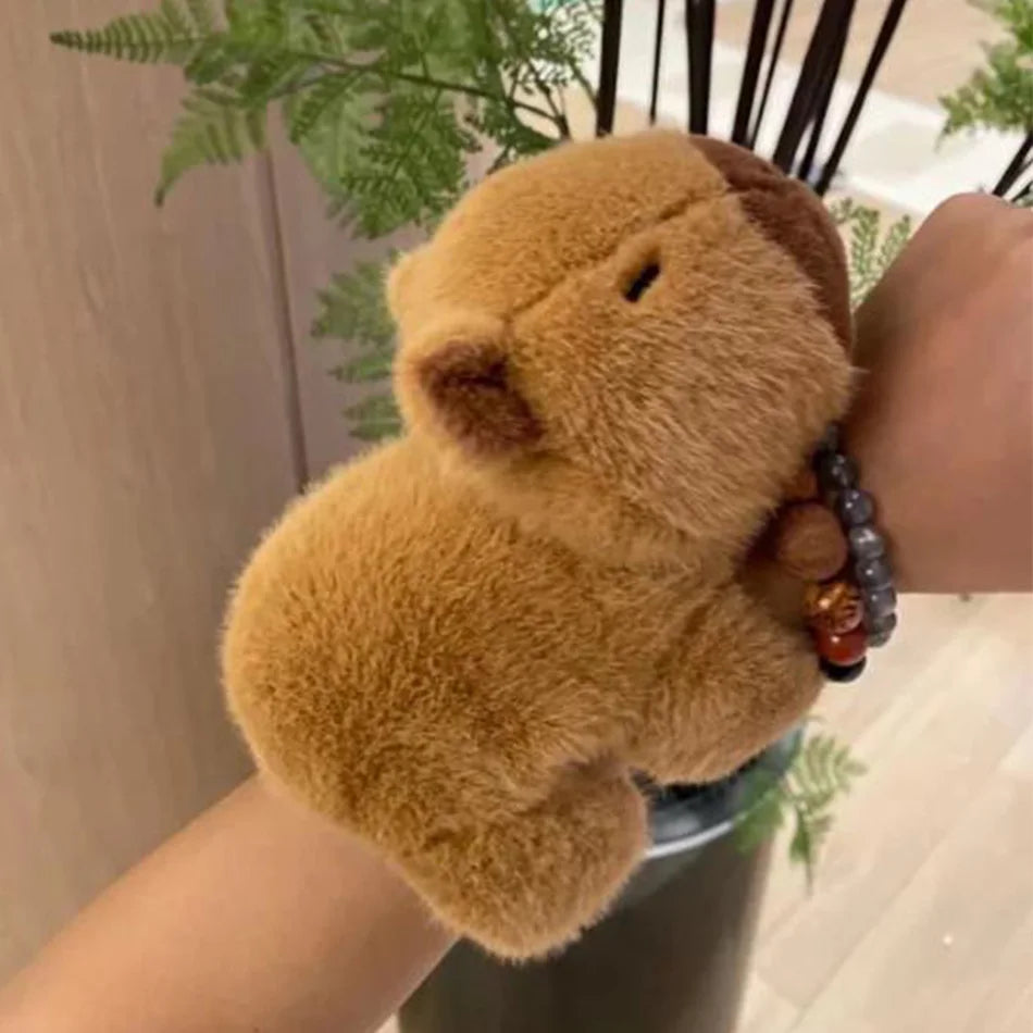  Zachte capibara pols knuffel die ideaal is om mee te knuffelen en als schattig accessoire om de pols te dragen. Geschikt voor kinderen en volwassenen.