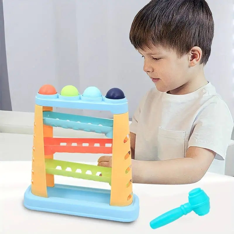 KidsJoy educatief hamerspel met een bewegend balspoor ontworpen voor peuters en jonge kinderen.