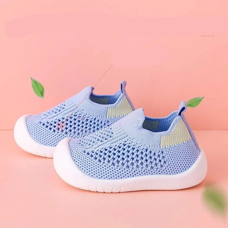 Liam comfortabele babyschoenen met luchtig ontwerp voor dagelijkse avonturen.

