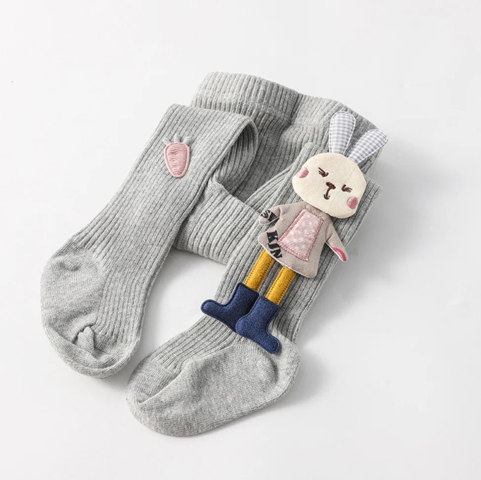 Nora praktische en stijlvolle kousenbroek met decoratieve figuurtjes voor kinderen.


