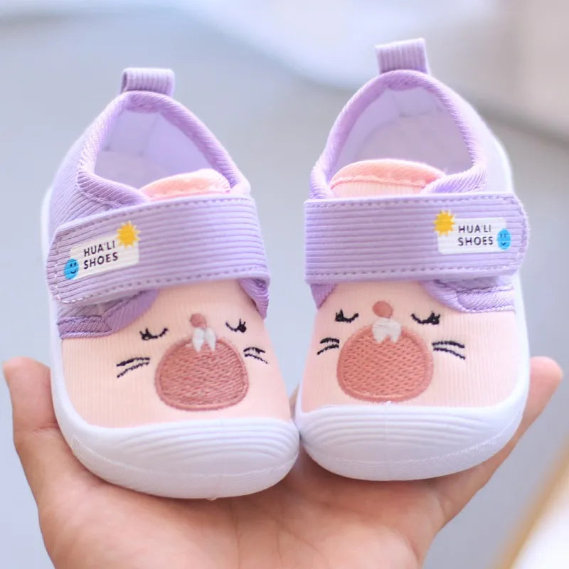 Sofie praktische en schattige babyschoenen, ideaal voor eerste stapjes.


