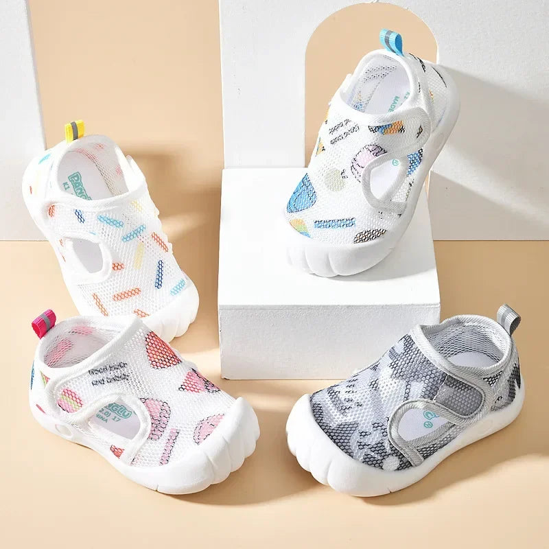 Finn loopschoenen voor baby’s met een flexibel klittenbandsysteem voor een perfecte pasvorm.

