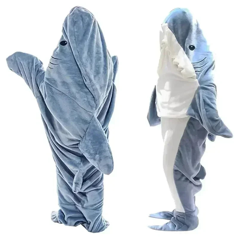 SharkWrap Speelse Haai Dekenpak - Unieke en gezellige loungewear die ontspanning combineert met een speels ontwerp.