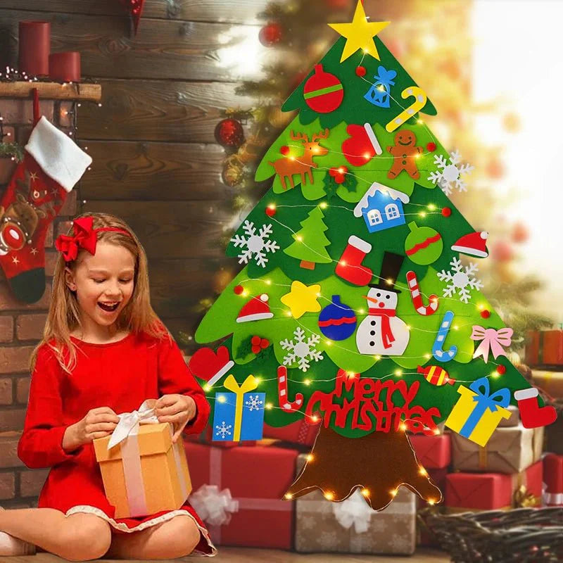 CreativeXmas kindvriendelijke DIY kerstboomset met losse accessoires voor uren speelplezier.
