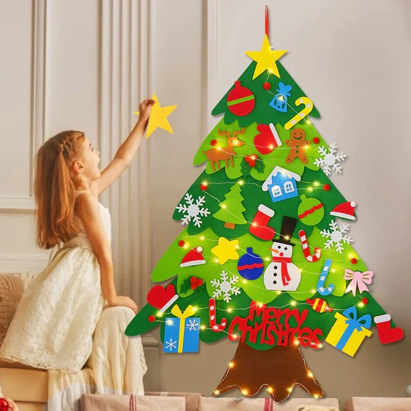 CreativeXmas interactieve kerstboom met accessoires, perfect om de feestdagen gezellig en leuk te maken.





