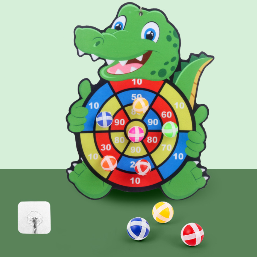PlayTarget kindvriendelijke darts set met schattige dierenillustraties voor veilig spel.
