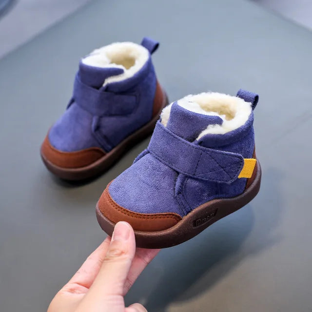 FrostMax winterlaars voor kinderen, biedt de perfecte bescherming tegen winterse elementen.
