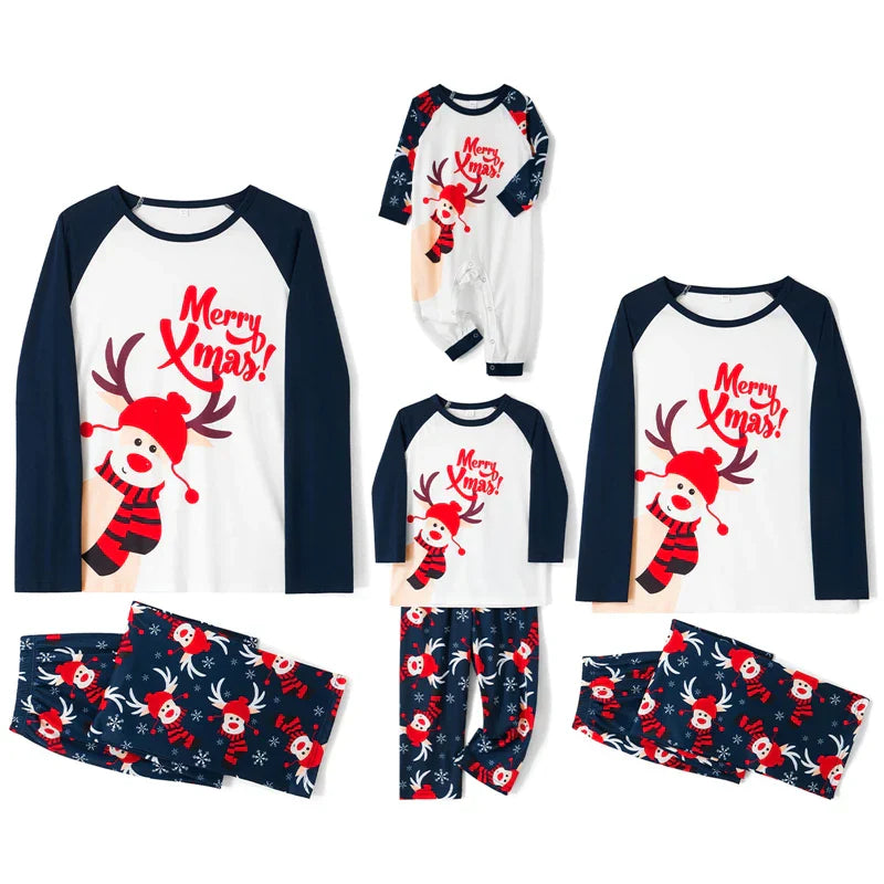 Gezellige kerstpyjama’s met lange mouwen en elastische broek voor het hele gezin.