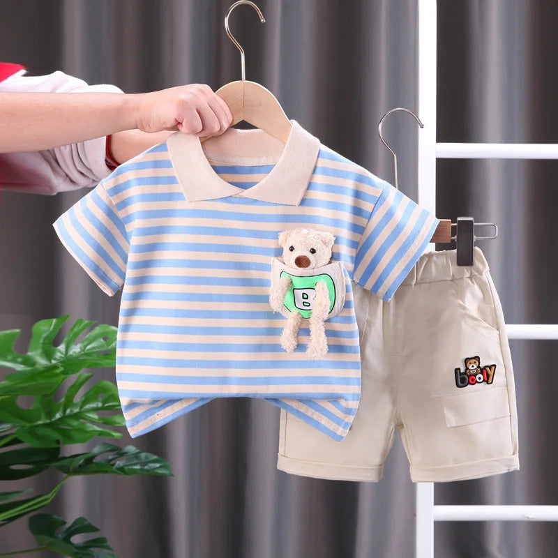 Max set voor kinderen, met een modieuze polo en een praktische korte broek voor de winter.

