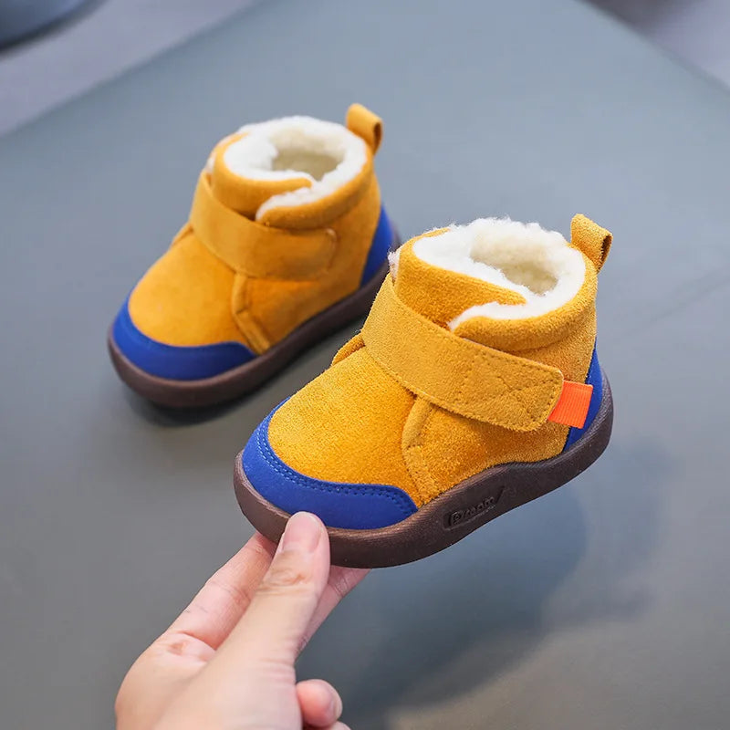 FrostMax beschermende winterlaars voor kinderen, ontworpen voor koude winterdagen.
