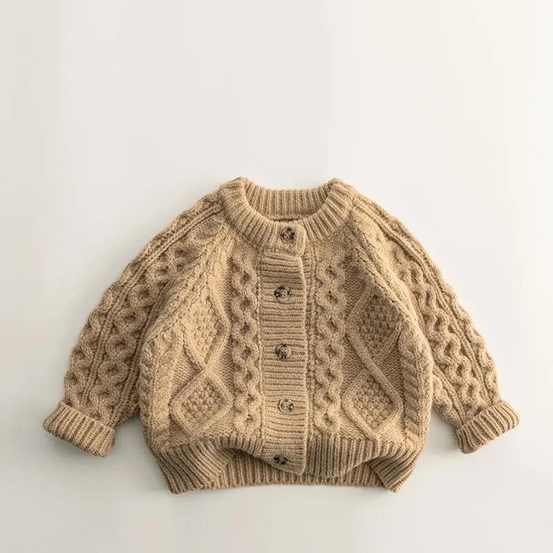 Finn warme en zachte trui voor kinderen, ideaal voor het combineren met andere outfits.
