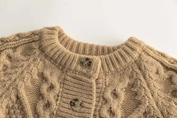 Finn comfortabele kindertrui, perfect voor dagelijks gebruik en koude dagen.
Finn comfortabele kindertrui, perfect voor dagelijks gebruik en koude dagen.
