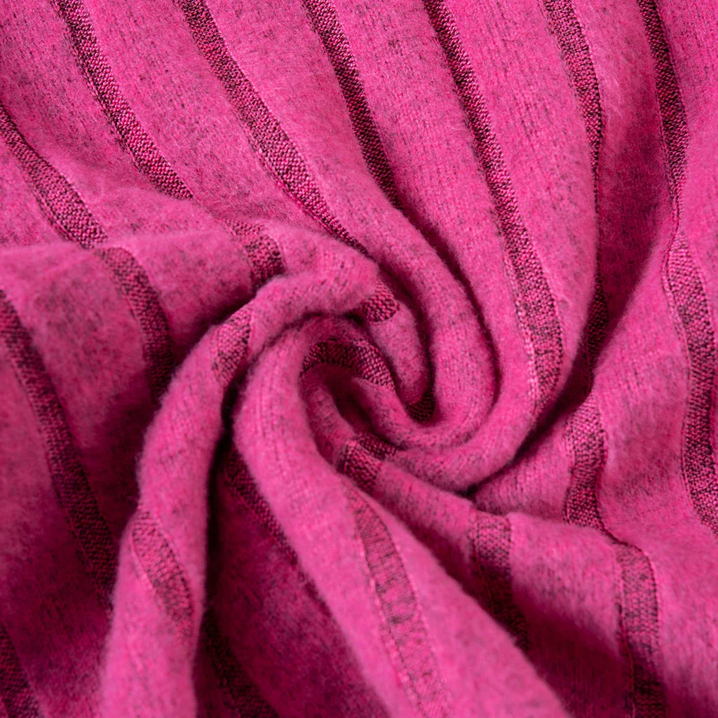 Warme en knusse kinderhoodie met een gedetailleerde capuchon.