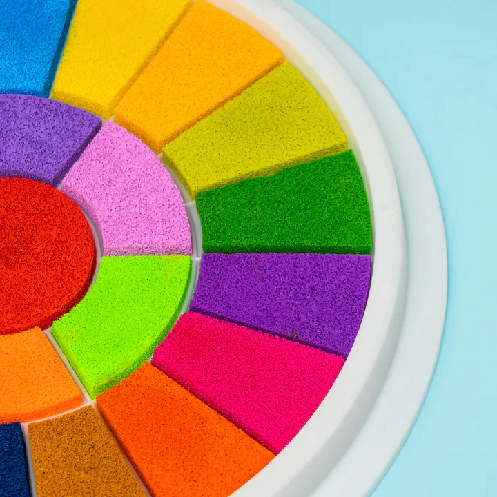 KunstSpeel speel- en verfkit voor kinderen, ideaal voor fantasierijk en veilig schilderplezier.

