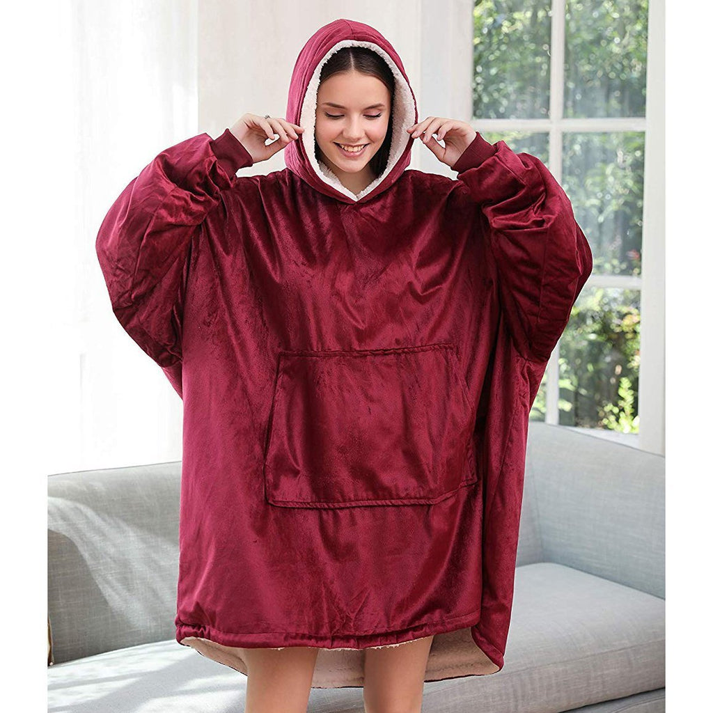 Lana hoodie gemaakt van zachte materialen, trendy en comfortabel.