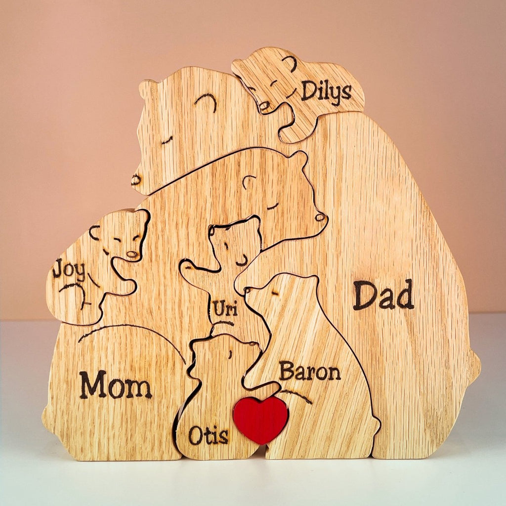 Houten puzzel voor kinderen gepersonaliseerd - BearFamily, ontworpen om motorische vaardigheden te stimuleren.