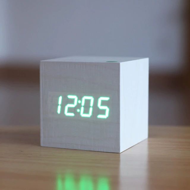 Weiß-Weiß Cube Digital Tischuhr