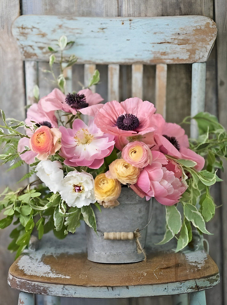 Decoratief bloemenboeket met realistische kunstbloemen in een vintage stijl.