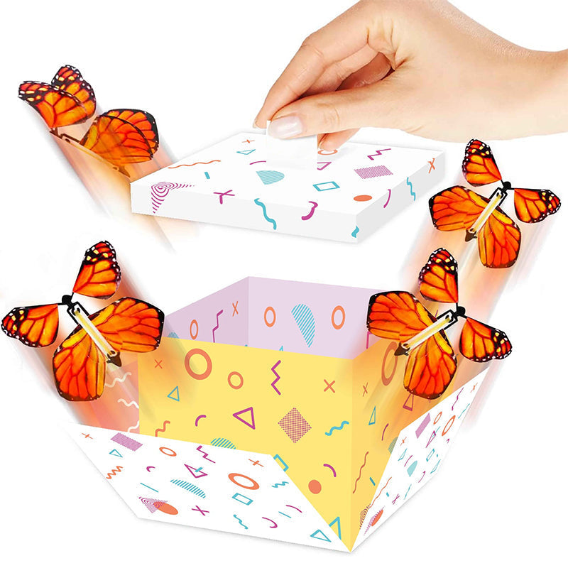 Illustratie toont "MosaicMagic - Houten Vlinder Mozaïek Puzzelset Voor Kinderen", een leerzaam hulpmiddel om vormherkenning en mozaïekvaardigheden te ontwikkelen.