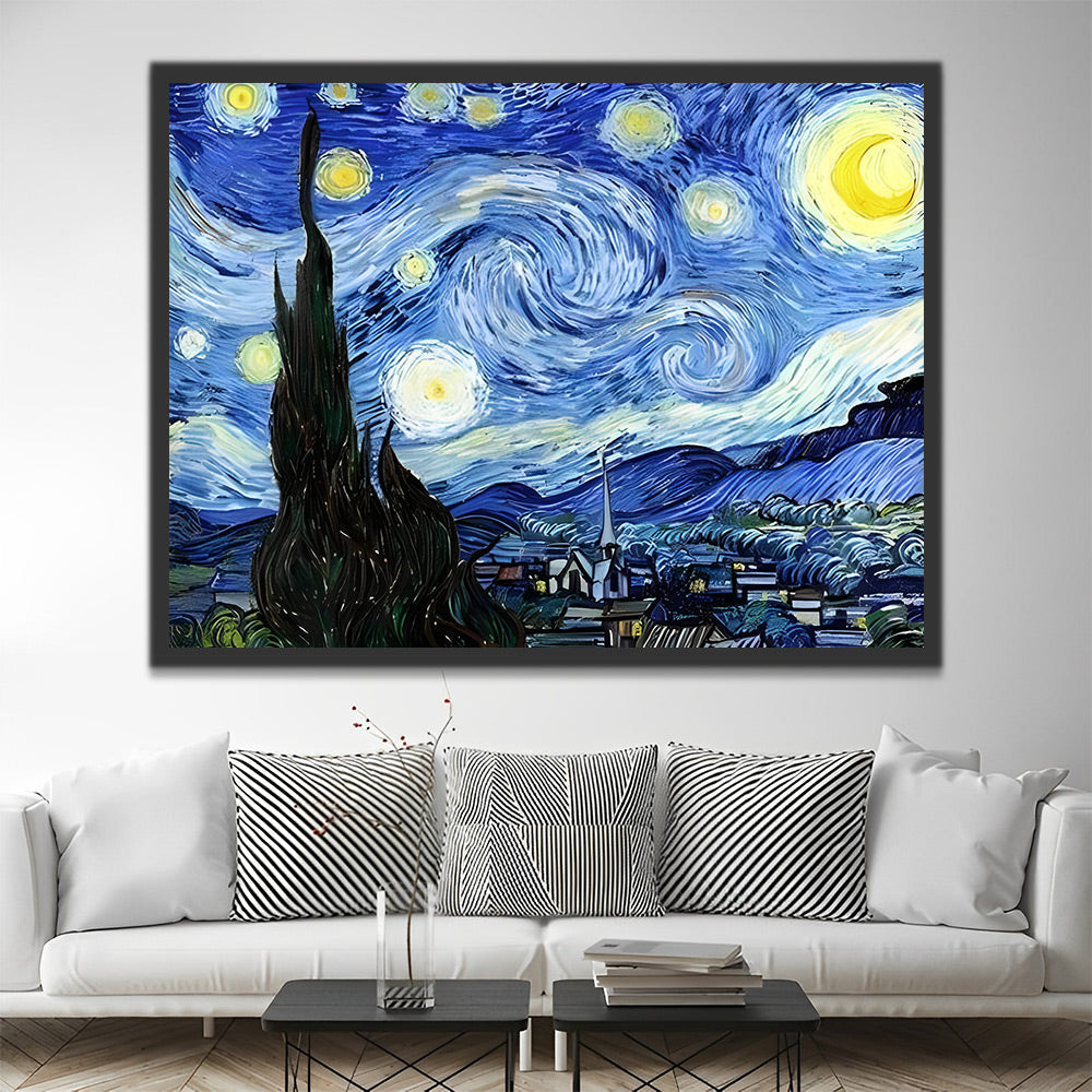 Klassieke wandkunst met een gedetailleerde weergave van Van Gogh's beroemde Sterrennacht.
