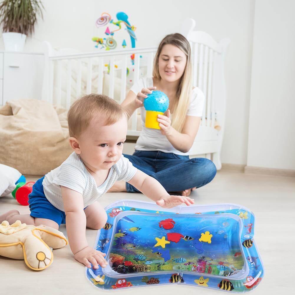 WaterJoy speelkleed voor baby's, ontworpen om te spelen en te leren met opblaasbare onderdelen voor extra plezier.

